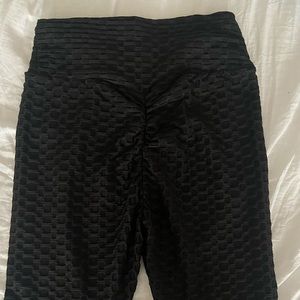 Black Tik Tok Leggings. Size: L